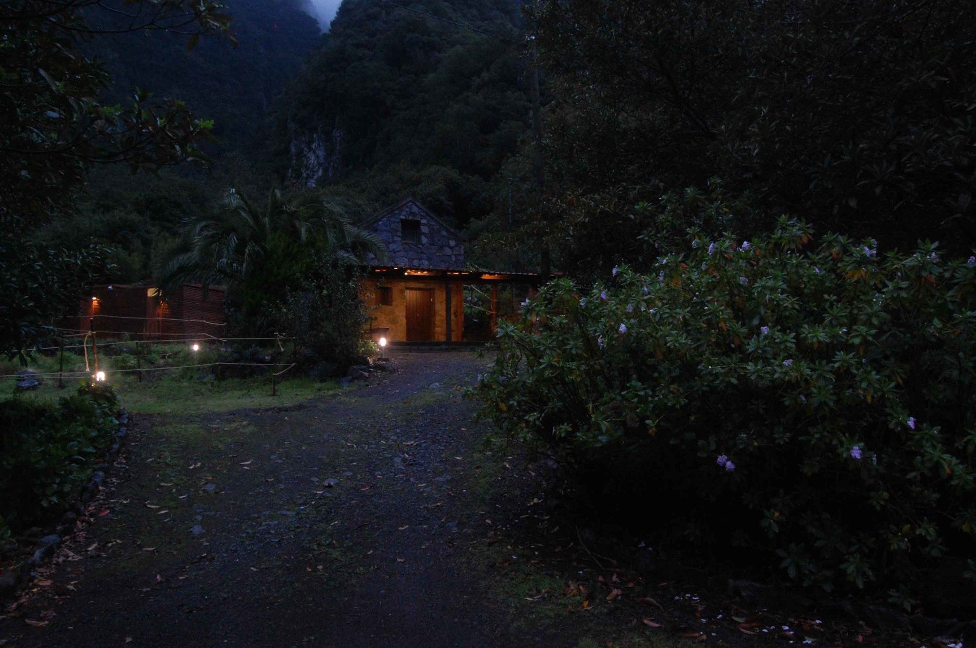 Nature Inn Madeira - Glamping Порто Мониз Екстериор снимка